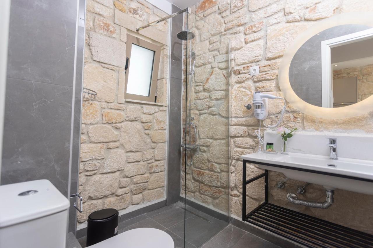 Anna Mare Luxury Apartments Afytos Buitenkant foto