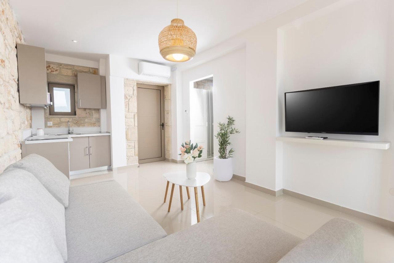 Anna Mare Luxury Apartments Afytos Buitenkant foto