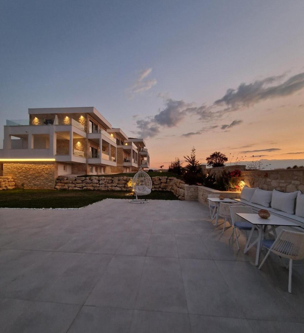 Anna Mare Luxury Apartments Afytos Buitenkant foto
